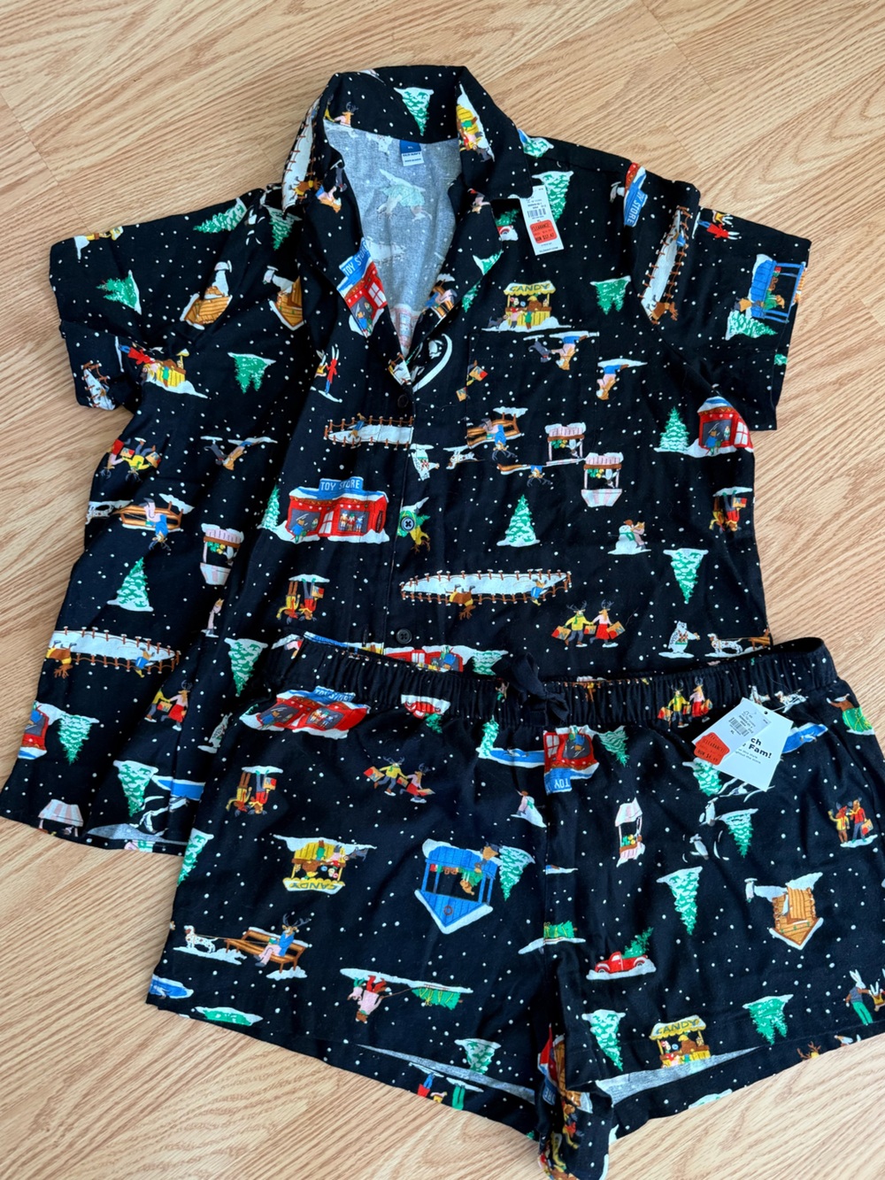 Old Navy Black Holiday Village Short Pajama Set